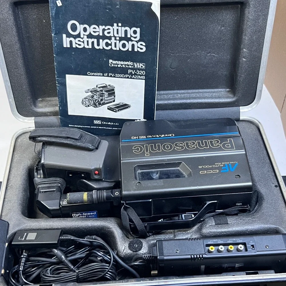 UNTESTED Panasonic OmniMovie VHS HQ Camcorder PV-320 VTG Video Camera with Case